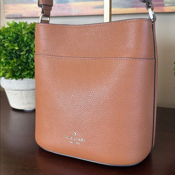 KATE SPADE ♠️ New York 🤎Leila🤎LEATHER CONVERTIBLE SMALL BUCKET BAG 🌟EUC🌟 - Picture 5 of 17